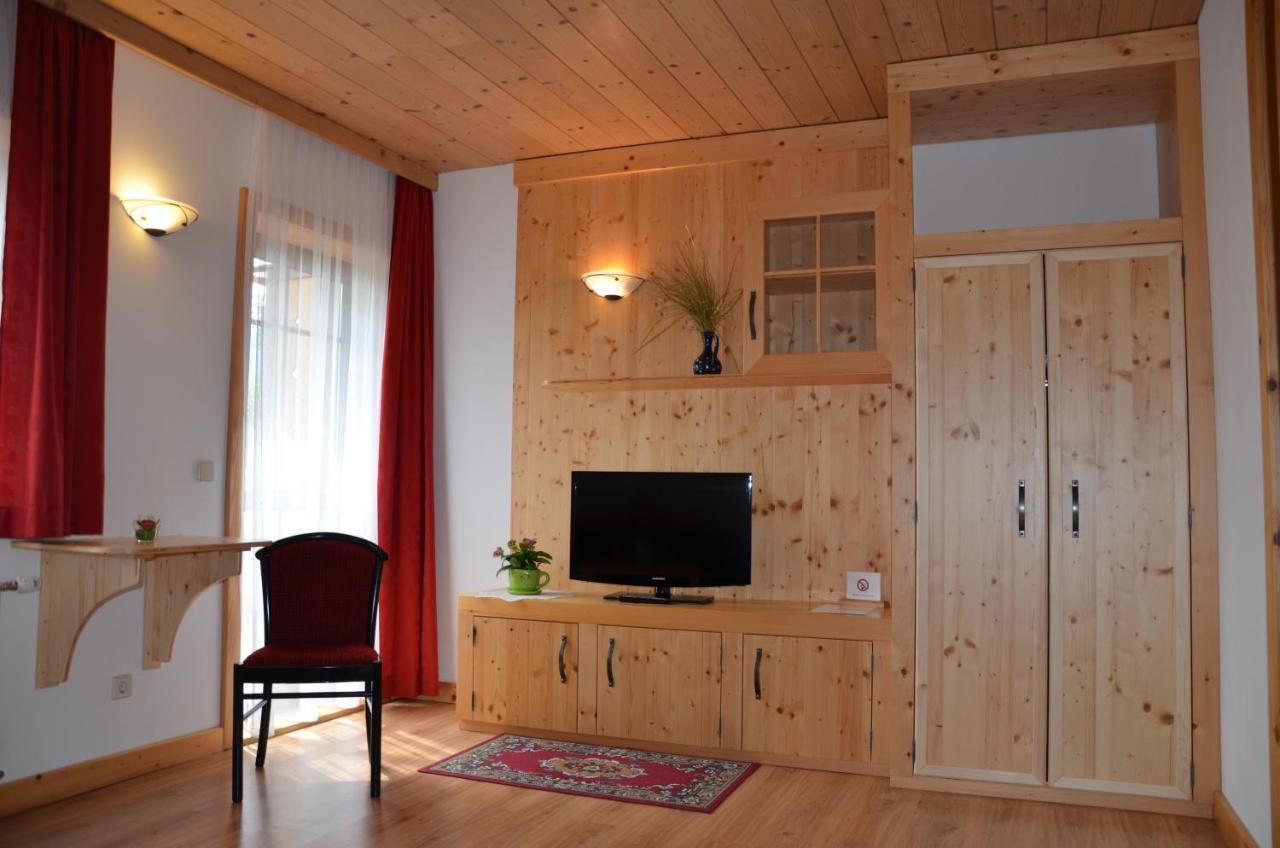 Pension Zum Schreiner Hermagor-Pressegger See Luaran gambar