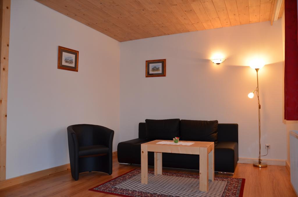 Pension Zum Schreiner Hermagor-Pressegger See Bilik gambar
